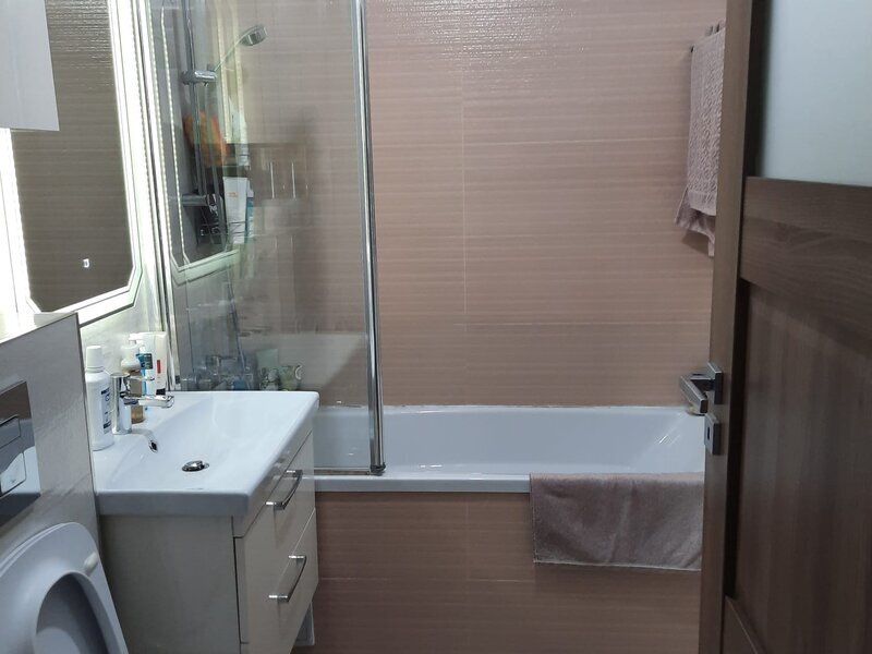 Ilfov, Casa de vanzare plus spatiu comercial