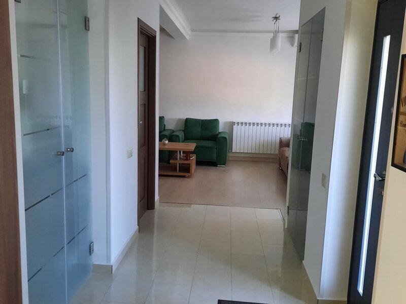 Ilfov, Casa de vanzare plus spatiu comercial