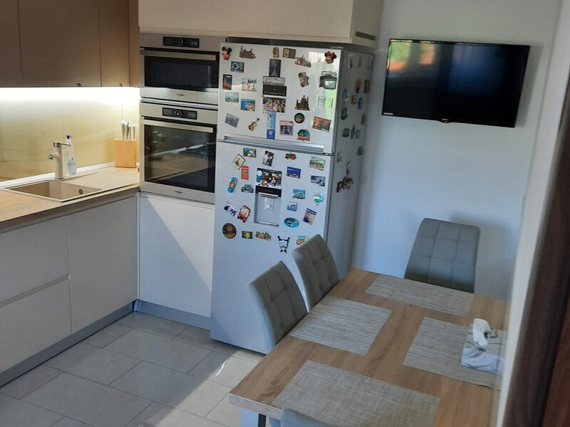 Ilfov, Casa de vanzare plus spatiu comercial